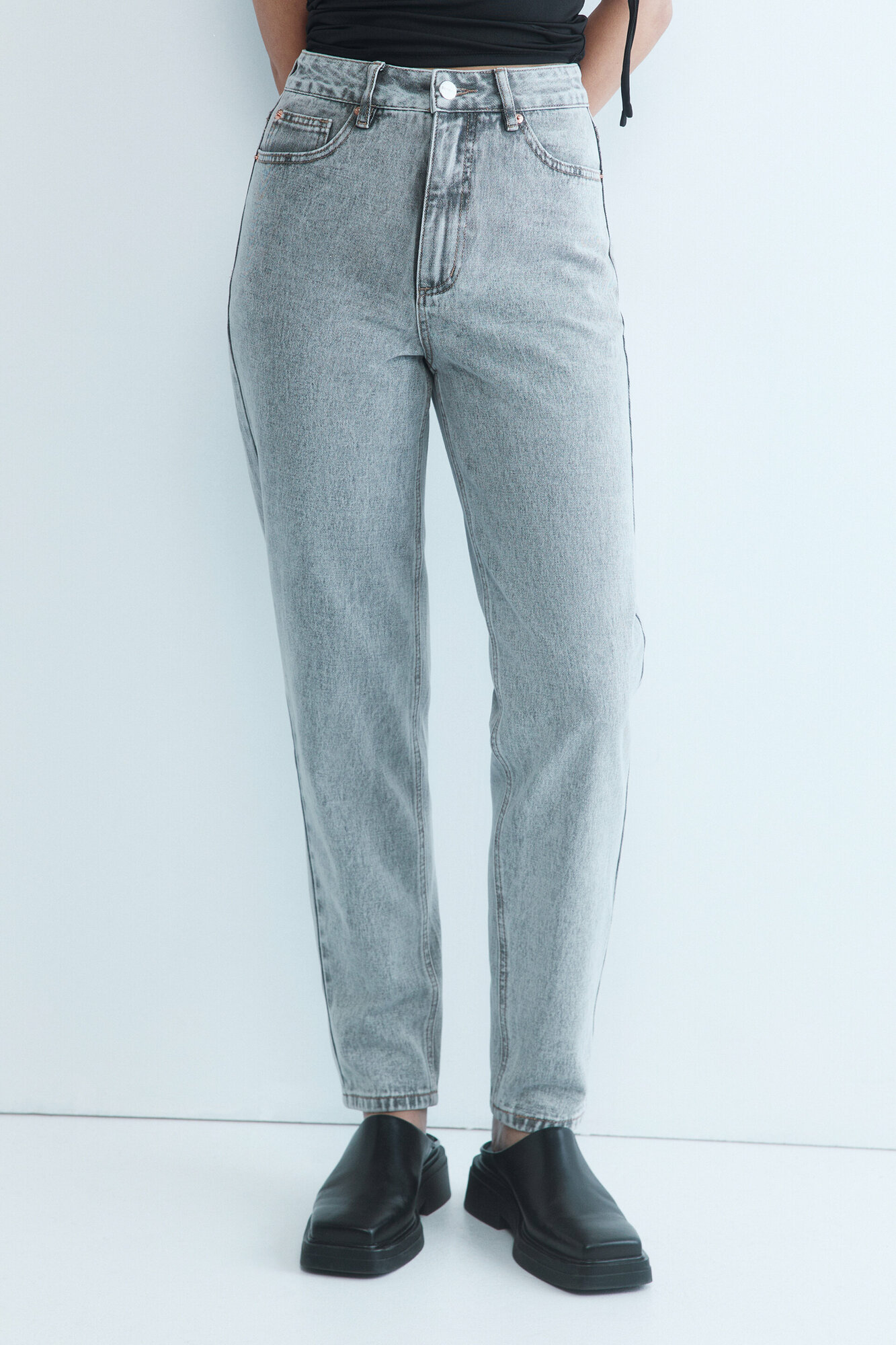 женские Befree Джинсы mom с высокой посадкой Mom12-107-S/170 светло-серый размер S/170