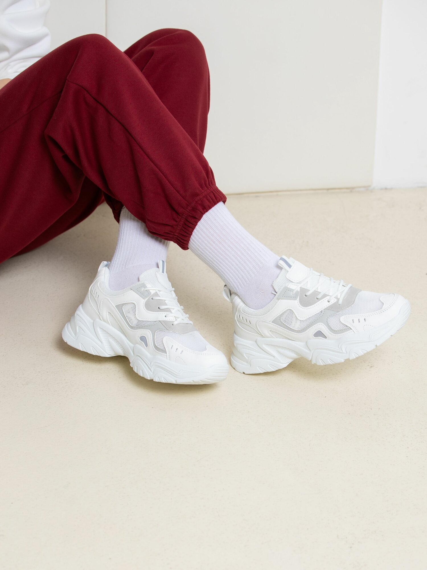 Кроссовки женские NOBBARO черный 39