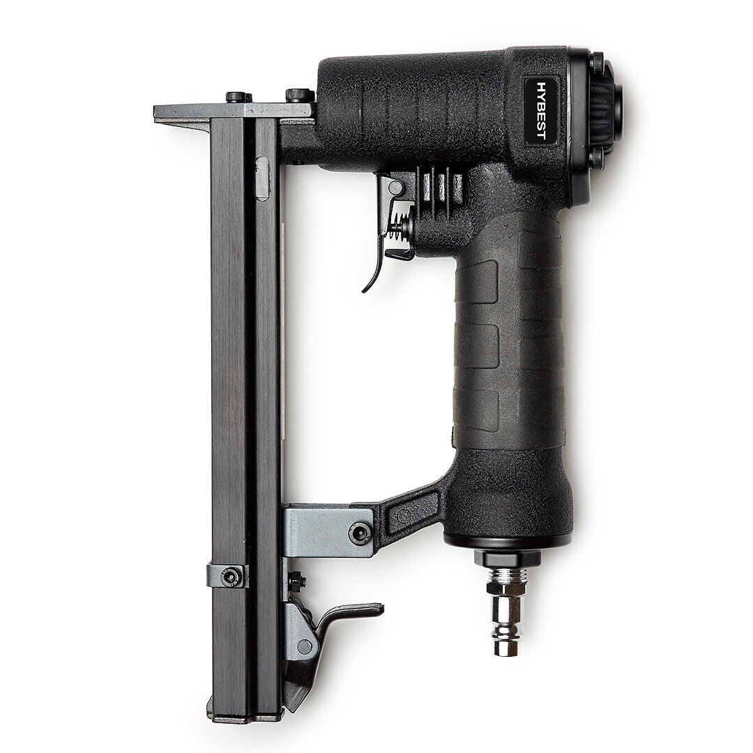 Пневматический скобозабивной пистолет HYBEST 8016F по дереву (Пневмостеплер) / Монтажный финишный нейлер