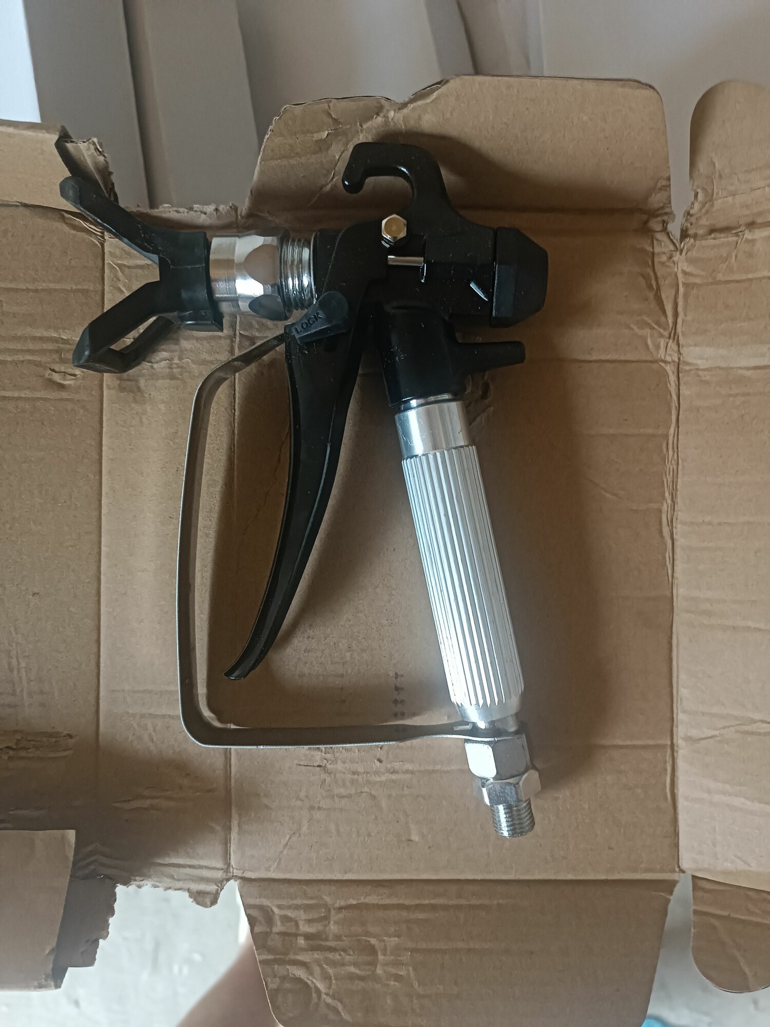 Безвоздушный пистолет