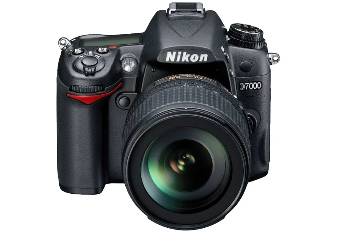 Зеркальный фотоаппарат Nikon D7000 Kit 18-55 VR